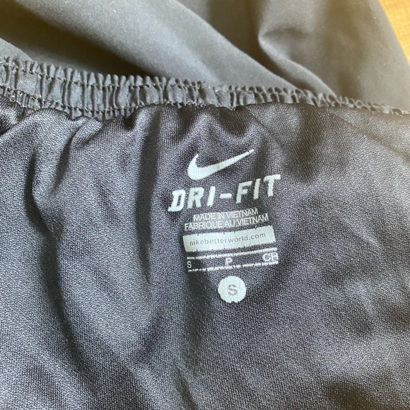 Nike dri-fit jogging shorts. Size small. No defects. - Picture 6 of 7